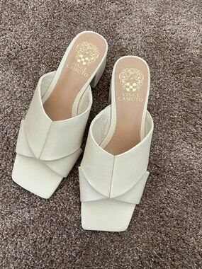 Vince Camuto Seedanta Slide